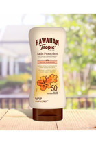 Hawaiian Tropic 50 Faktör Tüm Ciltler İçin Nemlendirici Suya Dayanıklı Yüz Güneş Losyonu 180 ml