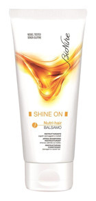 Bionike Shine On Nar Özü Sülfatsız Nemlendirici Tuzsuz Boyalı Tüm Saçlar için Kadın Saç Kremi 200 ml