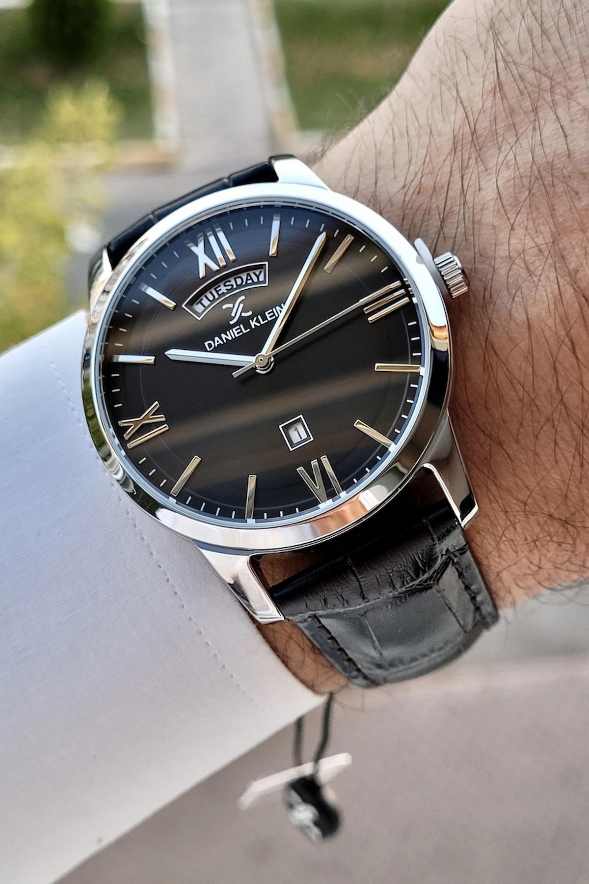 Daniel Klein DKISTE608 Takvimli 42 mm Siyah Deri Kordon Analog Erkek Kol Saati