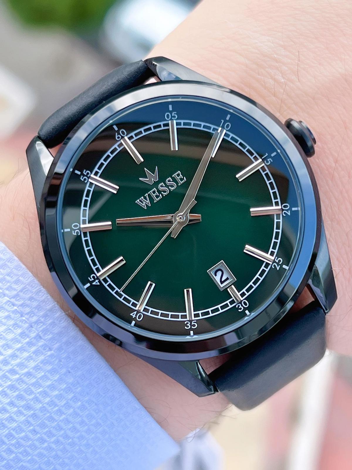 Wesse WWG208905 Takvimli 42 mm Siyah Deri Kordon Analog Erkek Kol Saati