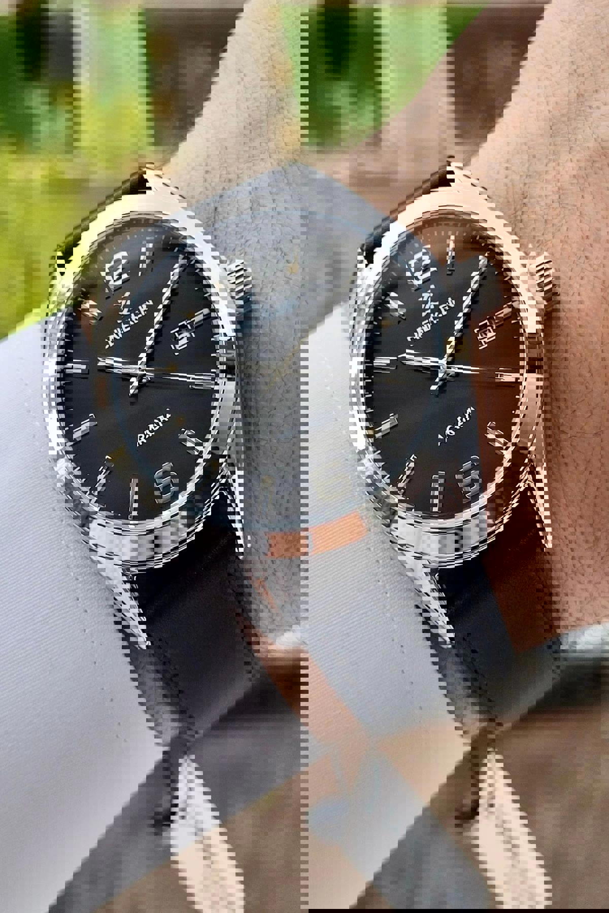 Daniel Klein DKISTE1173 Takvimli 42 mm Siyah Deri Kordon Analog Erkek Kol Saati