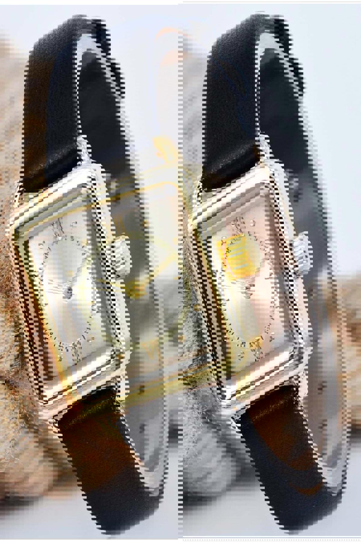 Sonsuzsaat SU-704 25 mm Siyah Deri Kordon Analog Kadın Kol Saati
