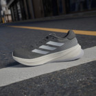 Adidas Supernova Rise IG5837 Ortopedik Bağcıklı Adiwear Kadın Koşu Ayakkabısı Siyah