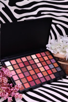 Ailey Cosmetics 54'lü Sedefli Toz Mat - Sedefli Palet Far Paleti