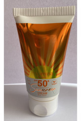 Mara 50 Faktör Tüm Ciltler İçin Leke Karşıtı Nemlendirici Yağsız Suya Dayanıklı Yüz ve Vücut Güneş Kremi 50 ml
