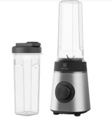 Electrolux E4SB1-4ST 600 ml Plastik Hazneli Turbolu 4 Bıçaklı 3'lü Sürahili Blender Gümüş