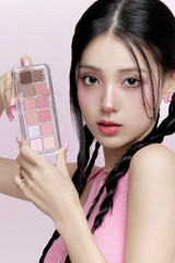 Clio 04 Pink Pairing Toz Simli Işıltılı Matlı Far Paleti