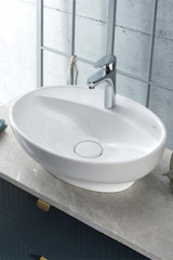 Turkuaz Seramik Lal Klasik Tekli 60 cm Seramik Tezgah Üstü Oval Lavabo Beyaz