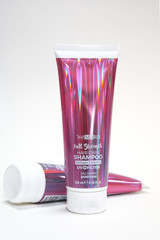 Mara We Collagen Düz Saçlar İçin Keratin Kremsiz Şampuan Unisex Şampuanı 250 ml