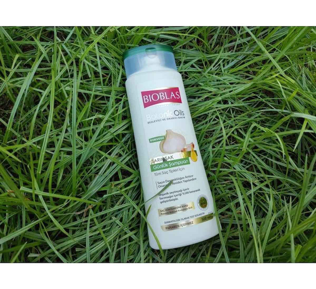 Bioblas Botanic Oils Onarıcı Düz Saçlar İçin Sülfatsız Keratin Sarımsak Özlü Parabensiz Kremsiz Şampuan Unisex Şampuanı 500 ml