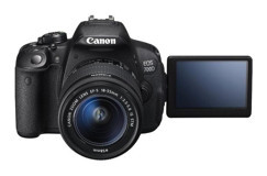 Canon EOS 700D Şipşak 18-55 mm 8K DSLR Dijital Fotoğraf Makinesi