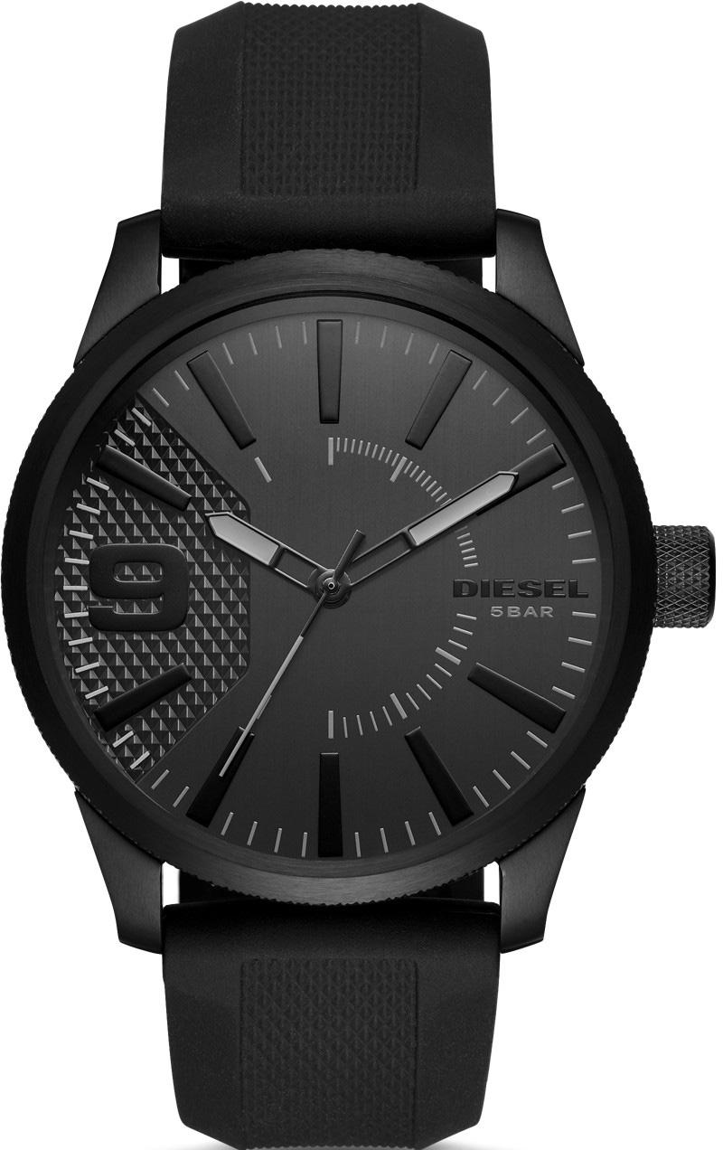Diesel DZ1807 Takvimli 42 mm Siyah Silikon Kordon Analog Erkek Kol Saati