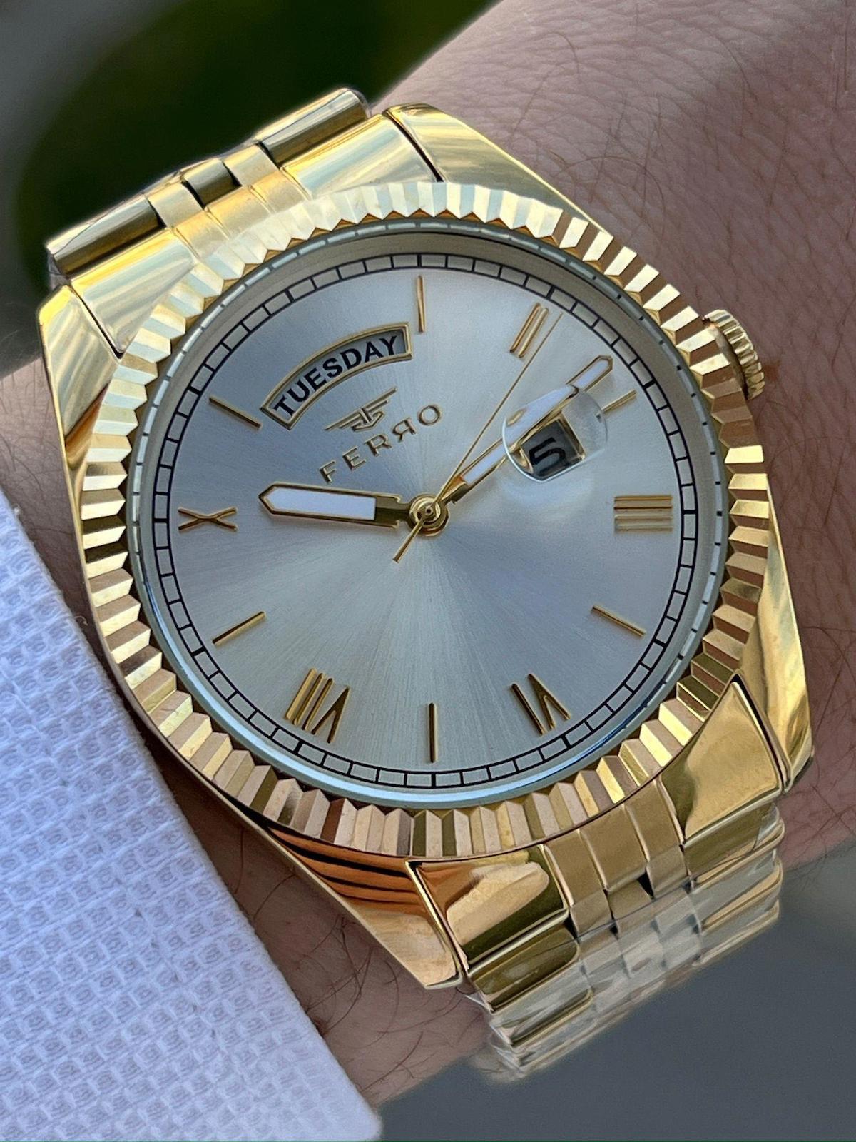 Ferro EFM11130-B Su Geçirmez Takvimli 44 mm Altın Çelik Kordon Analog Erkek Kol Saati