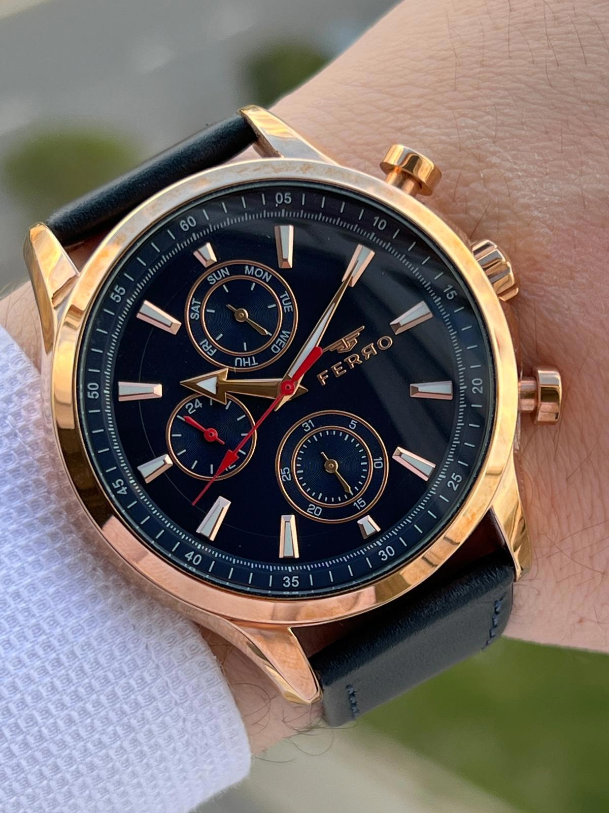 Ferro EFM11105-T Pusulalı Takvimli 44 mm Siyah Deri Kordon Analog Erkek Kol Saati