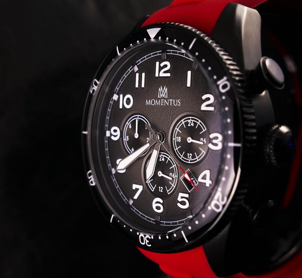 Momentus SC226B-04KS Takvimli 45 mm Kırmızı Silikon Kordon Analog Kol Saati