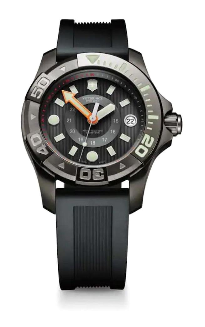 Victorinox Swiss Army 241555.1 Pusulalı Takvimli 38 mm Antrasit Silikon Kordon Analog Kol Saati