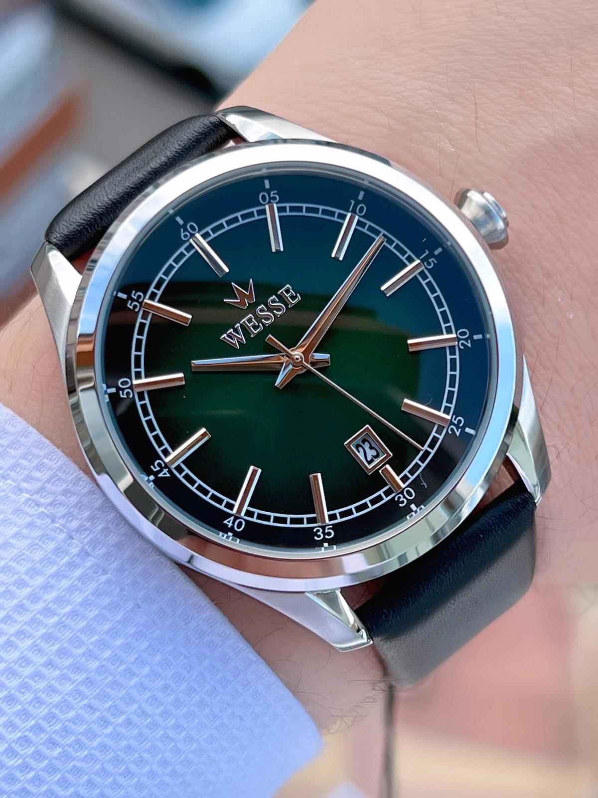 Wesse WWG208903 Takvimli 42 mm Siyah Deri Kordon Analog Erkek Kol Saati