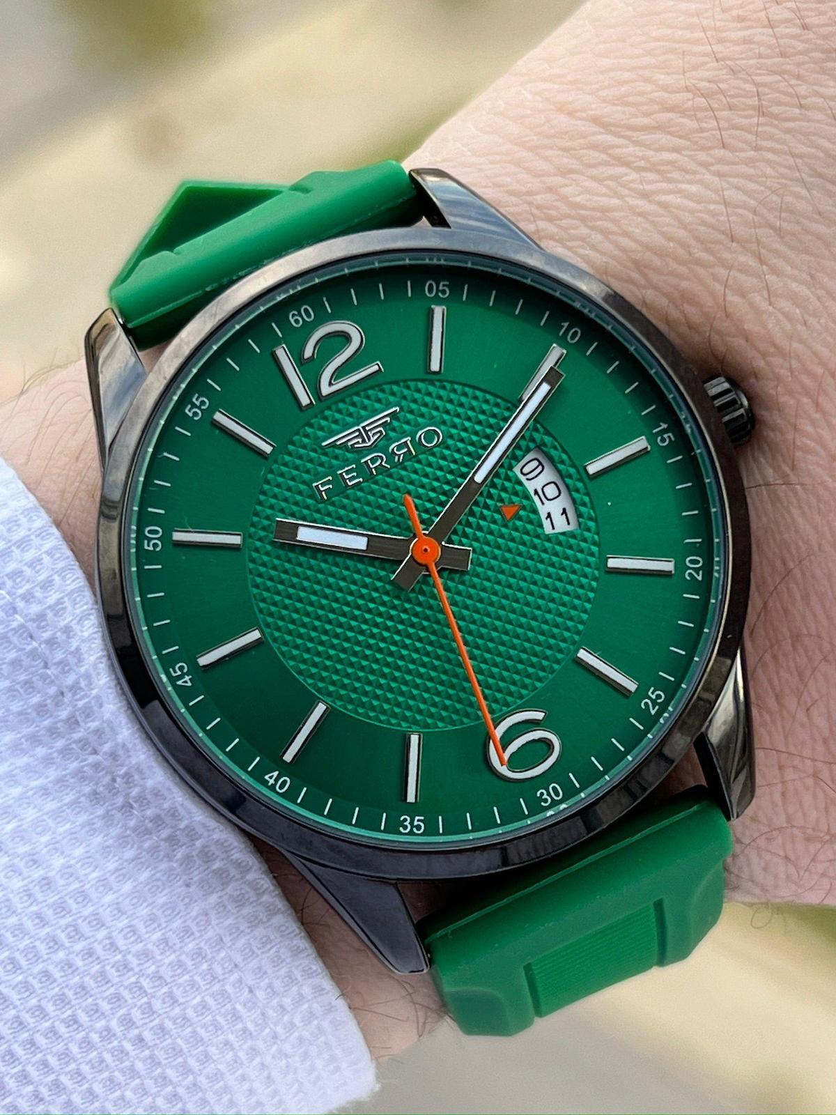 Ferro EF11316- Su Geçirmez Takvimli 44 mm Yeşil Silikon Kordon Analog Erkek Kol Saati