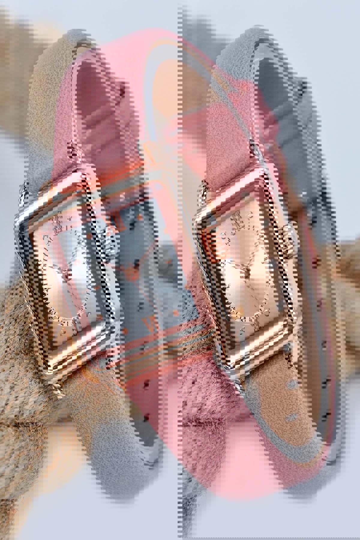 Sonsuzsaat SU-577 25 mm Pembe Deri Kordon Analog Kadın Kol Saati
