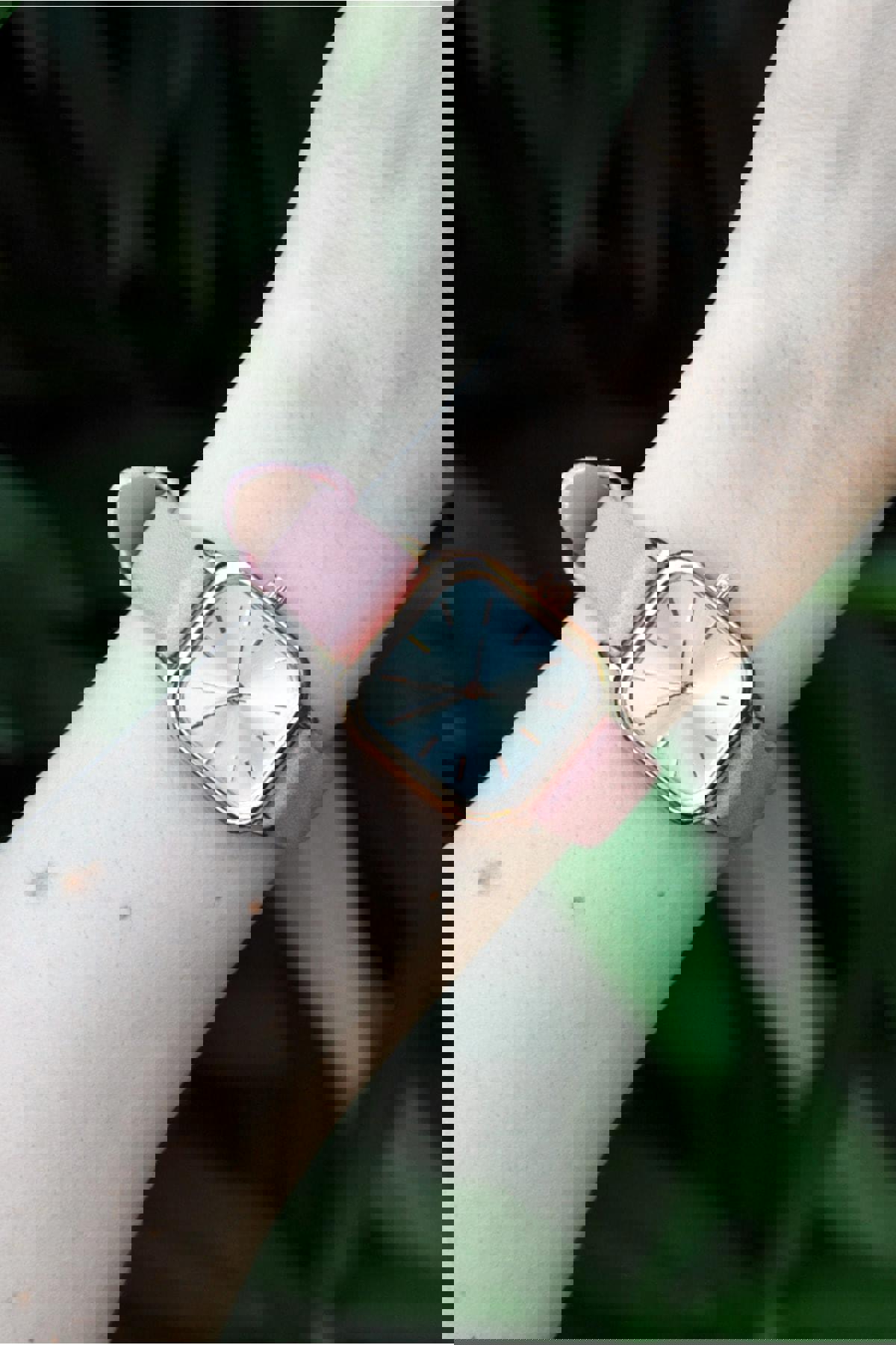 Sonsuzsaat SU-736 30 mm Pembe Deri Kordon Analog Kadın Kol Saati