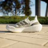 Adidas Ultraboost Light ID3281 Ortopedik Bağcıklı Erkek Koşu Ayakkabısı Beyaz
