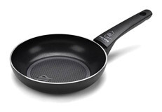 Moneta Recy 0005550120 Plastik Saplı Alüminyum 20 cm Düz Tava Siyah