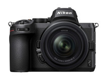 Nikon Z 5 24-200 mm 4K Aynasız Dijital Fotoğraf Makinesi Siyah