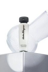 Salvatore Ferragamo Bianco Di Carrara Nemlendirici Tüm Saçlar İçin Unisex Saç Kremi 50 ml