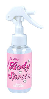 Bomb Cosmetics Peace & Love Gül-Öd Ağacı Aromalı Kadın Vücut Spreyi 100 ml