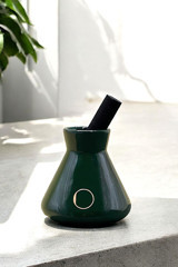 Ojijo London Yeşil Renk Seramik Pot Çubuklu Amber Çiçeği Oda Kokusu 200 ml