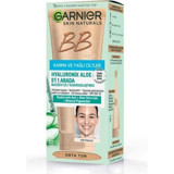 Garnier Hyaluronik Aloe 5'i 1 Arada Karma-Yağlı Ciltler İçin Sivilce Yapmayan Işıltılı BB Krem Orta Ton