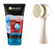 Garnier Saf & Temiz 3'ü 1 Arada Siyah Nokta Karşıtı Kömürlü 50 ml Yüz Temizleyici Peeling + Yüz Temizleme Fırçası