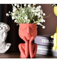 Florada Sakince Düşünen Beton Saksı