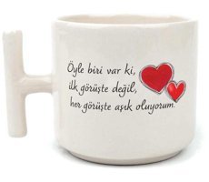 Mor Mürekkep Öyle Biri Var Ki Baskılı Beyaz Kulplu T Kupa