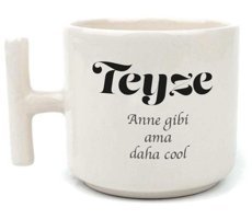 Mor Mürekkep Teyze Baskılı Beyaz Kulplu T Kupa