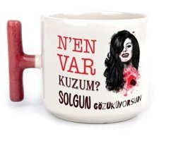 Mor Mürekkep Nen Var Kuzum Baskılı Kırmızı Kulplu T Kupa