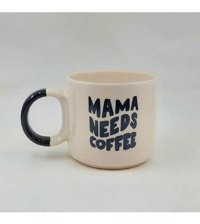 Mor Mürekkep Mama Needs Coffee Baskılı Siyah Kulplu P Kupa