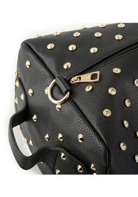 Gülşah Çaptı Bag Zımbalı Geniş Kadın El Çantası Siyah