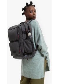 Eastpak Cnnct Office Laptop Accent Gri Erkek Sırt Çantası