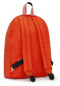 Kipling Curtis M Orta Boy Kırmızı Red Tango C 001 Kırmızı Kadın Sırt Çantası