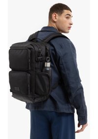 Eastpak Cnnct Office Laptop Coat Siyah Erkek Sırt Çantası