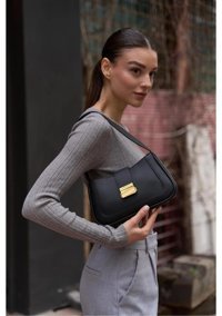 Gülşah Çaptı Bag Kısa Kadın Omuz Çantası Siyah