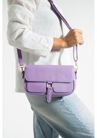 Valu Accessorize Tokalı Baget Mıknatıs Kapamalı 4 Adet Kart Kadın Omuz Çantası Lila