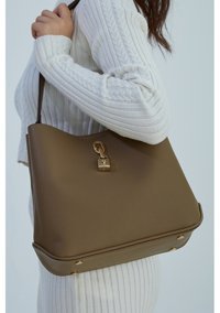 Valmenti Floter Vegan 921 7286 Bn Sk2324 Kadın Omuz Çantası Vizon