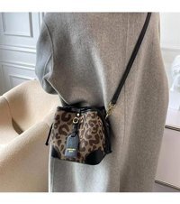 Ce1 Yeni Şık Leopar Desenli Kova Kadın Omuz Çantası Siyah