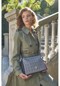 U.S. Polo Assn. Us23627 Kadın Omuz Çantası Siyah