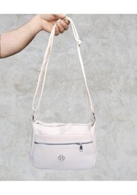 Mygeppetobag Ve Ayarlanabilir Kadın Omuz Çantası Bej