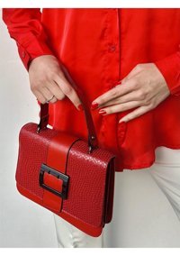 Takmoda Yılan Derisi Desen Tokalı Kadın Omuz Çantası Kırmızı