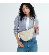 Uniqlo Yuvarlak Mini Mat Biye Detaylı Kadın Omuz Çantası Siyah