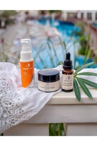 Dedcare 50 Faktör Tüm Ciltler İçin Nemlendirici Suya Dayanıklı Yüz Güneş Kremi 50 ml